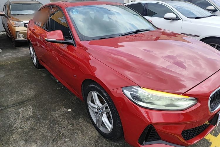 Used BMW 1 Series 2019 118i M Sport Package Front Right 45 Deg