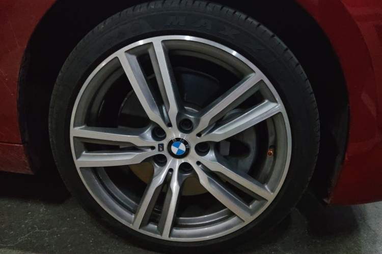 Used BMW 1 Series 2019 120i Leading Model M Sport Package Right Front Wheel Hub