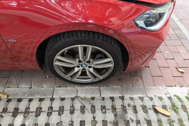 Used BMW 1 Series 2019 120i Leading Model M Sport Package Right Front Wheel Hub