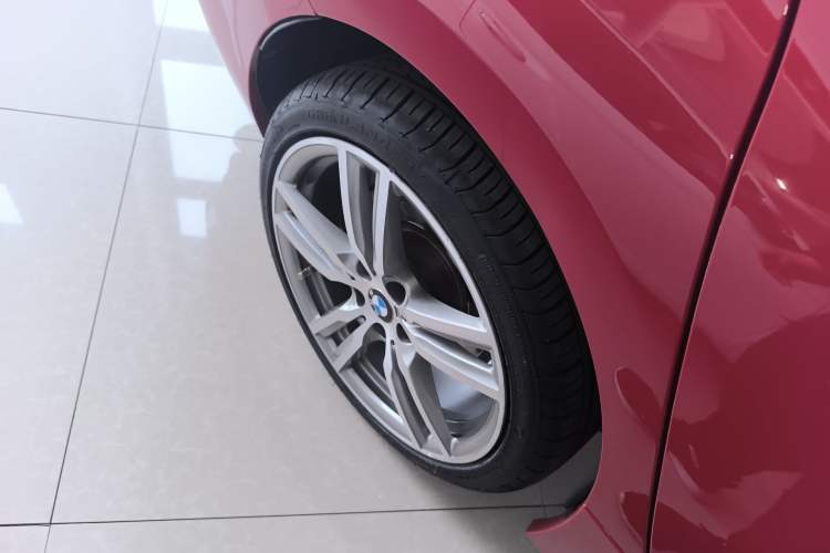 Used BMW 1 Series 2019 120i Leading Model M Sport Package Right Rear Wheel Hub