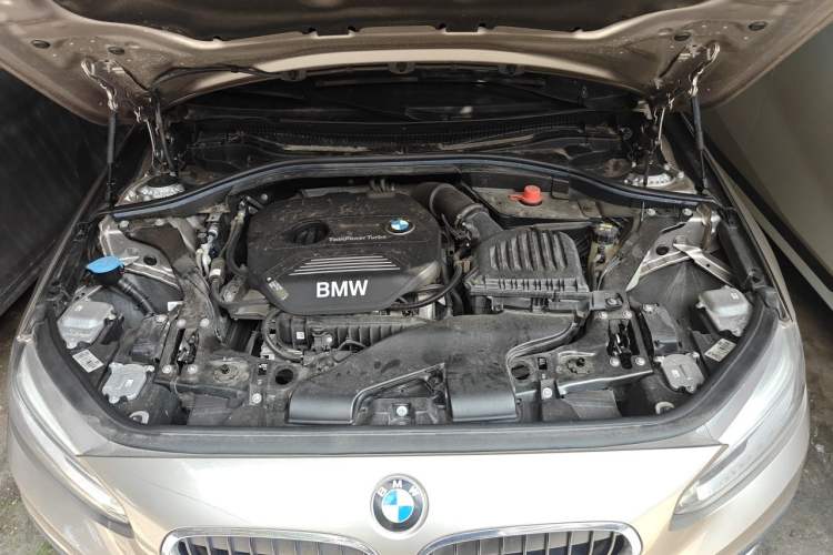 Used BMW 1 Series 2019 118i Fashion Model Engine Bay