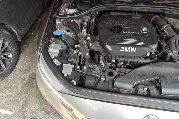Used BMW 1 Series 2019 118i Fashion Model Engine Bay Right