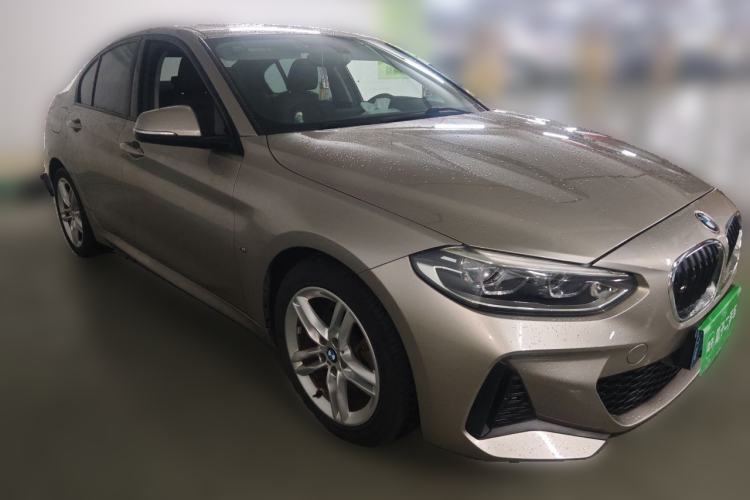 Used BMW 1 Series 2019 118i M Sport Package Front Right 45 Deg