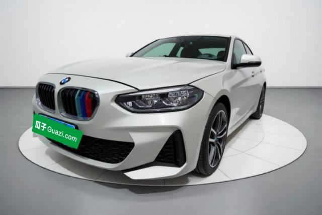 Ojetý BMW 1 Series 2019 120i Leading Model M Sport Package