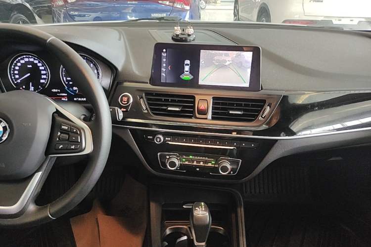 Used BMW 1 Series 2019 118i Fashion Model Audio And AC Panel