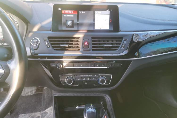 Used BMW 1 Series 2019 118i M Sport Package Audio And AC Panel