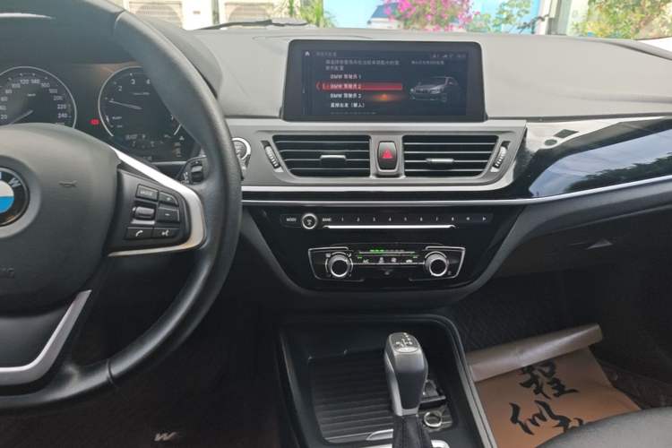 Used BMW 1 Series 2019 118i Fashion Model Audio And AC Panel
