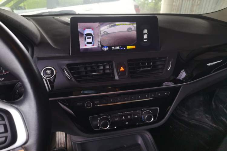 Used BMW 1 Series 2019 118i Fashion Model Audio And AC Panel