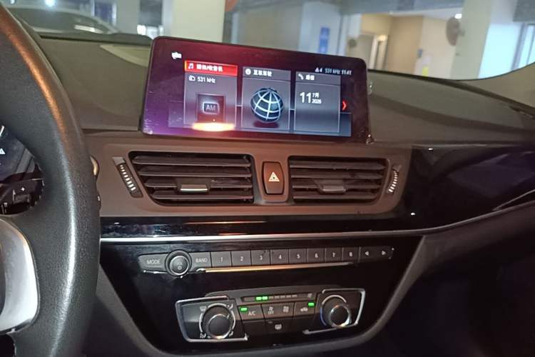 Used BMW 1 Series 2019 118i Fashion Model Audio And AC Panel