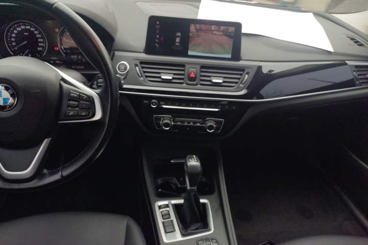 Used BMW 1 Series 2019 118i Fashion Model Audio And AC Panel