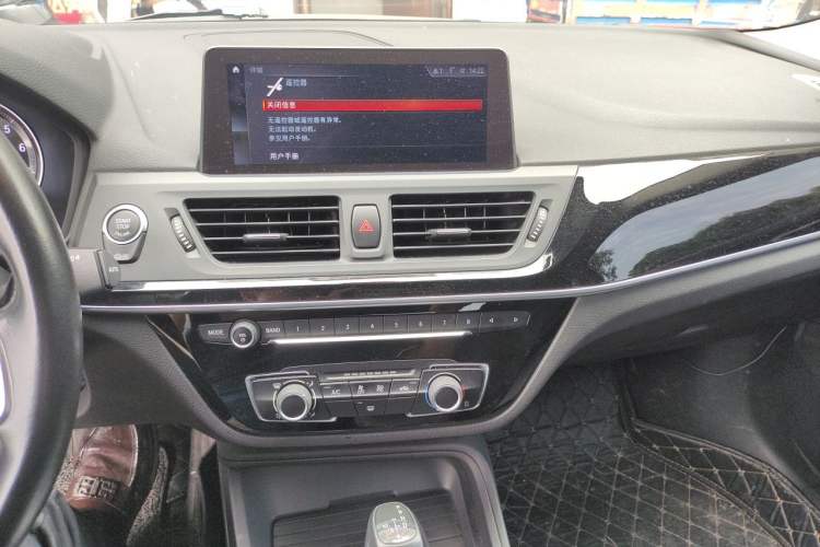 Used BMW 1 Series 2019 118i Fashion Model Audio And AC Panel
