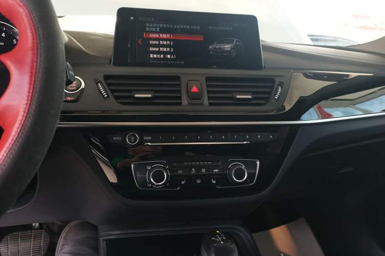 Used BMW 1 Series 2019 118i M Sport Package Audio And AC Panel