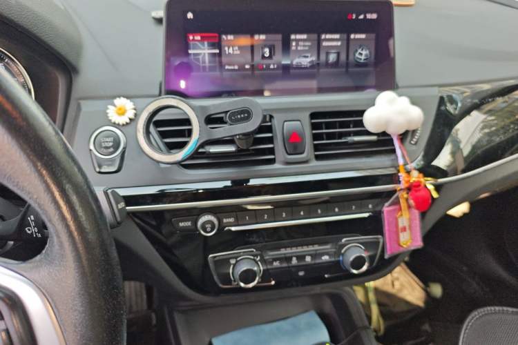 Used BMW 1 Series 2019 118i Fashion Model Audio And AC Panel