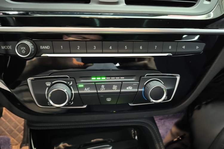Used BMW 1 Series 2019 118i M Sport Package Audio And AC Panel