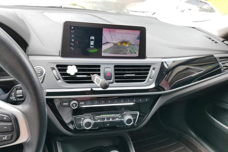 Used BMW 1 Series 2019 118i Fashion Model Audio And AC Panel
