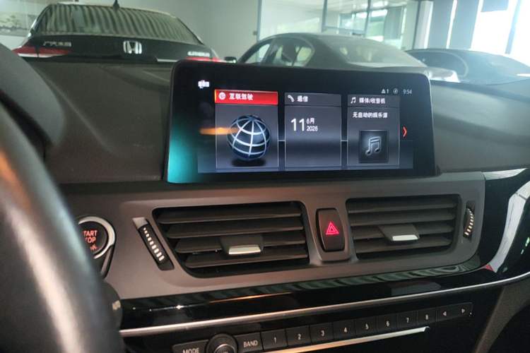 Used BMW 1 Series 2019 118i Fashion Model Audio And AC Panel