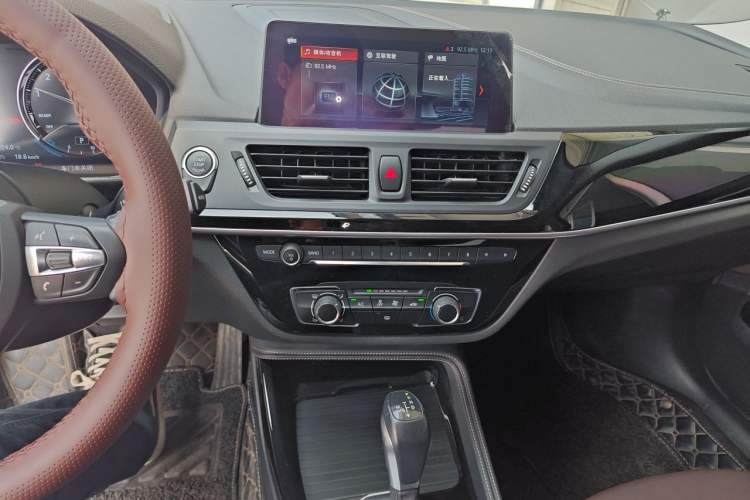 Used BMW 1 Series 2019 118i M Sport Package Audio And AC Panel