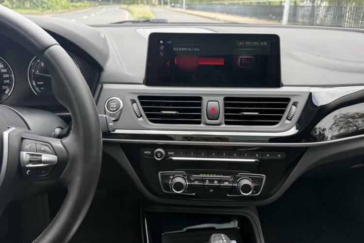 Used BMW 1 Series 2019 118i M Sport Package Audio And AC Panel