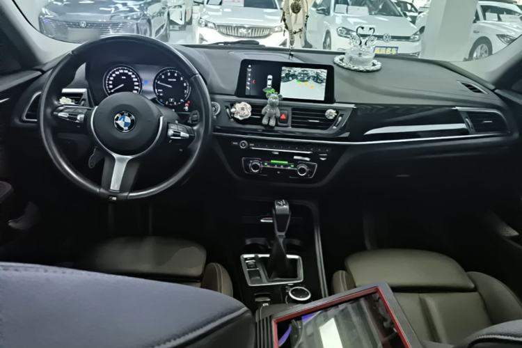 Used BMW 1 Series 2019 118i M Sport Package Center Console