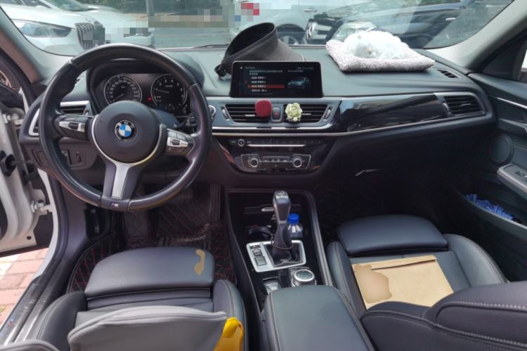 Used BMW 1 Series 2019 118i M Sport Package Center Console