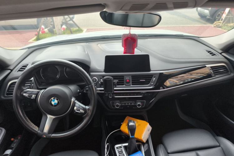 Used BMW 1 Series 2019 118i M Sport Package Center Console