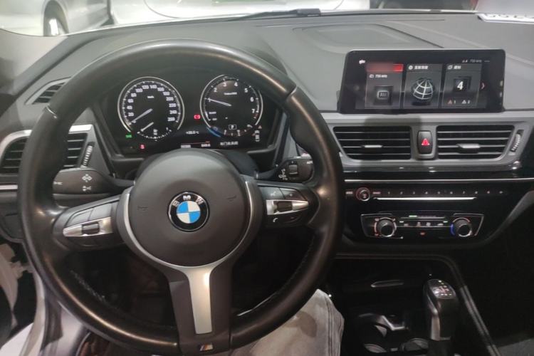 Used BMW 1 Series 2019 118i M Sport Package Center Console