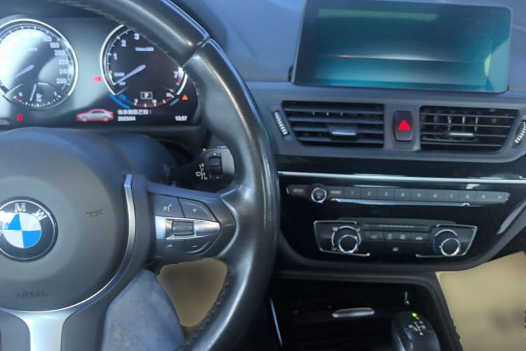 Used BMW 1 Series 2019 118i M Sport Package Center Console