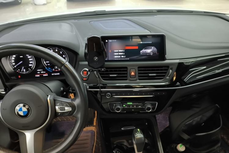 Used BMW 1 Series 2019 118i M Sport Package Center Console