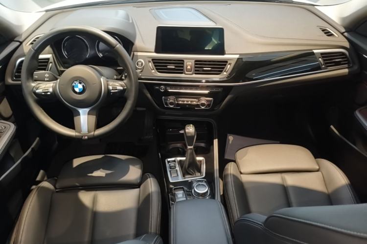 Used BMW 1 Series 2019 118i M Sport Package Center Console