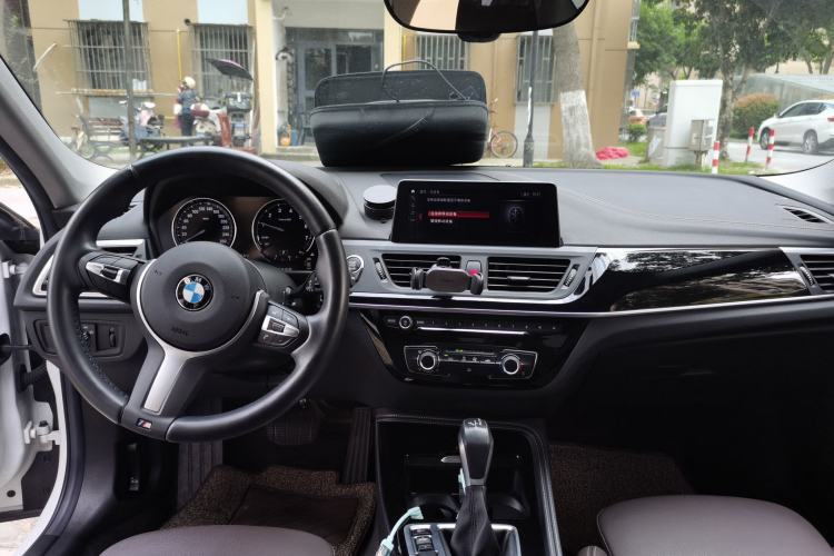 Used BMW 1 Series 2019 118i M Sport Package Center Console