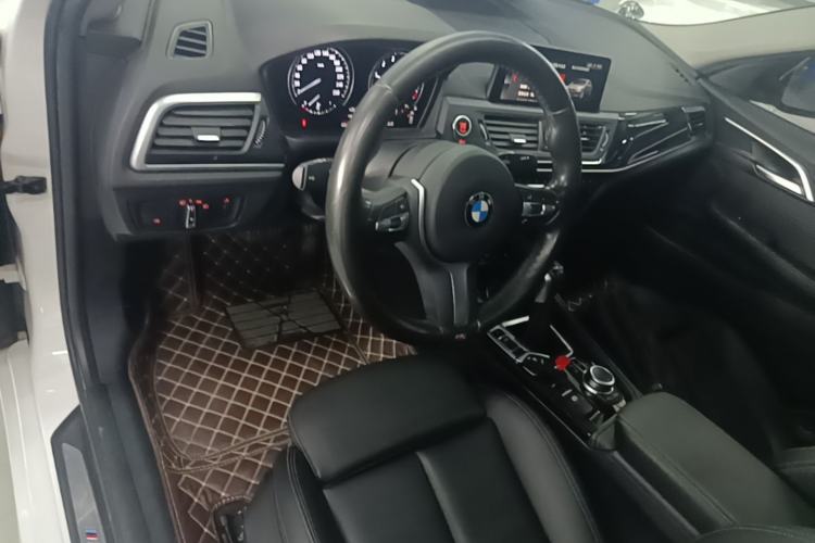 Used BMW 1 Series 2019 118i M Sport Package Center Console