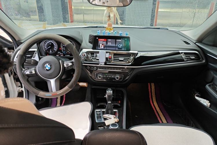 Used BMW 1 Series 2019 118i M Sport Package Center Console