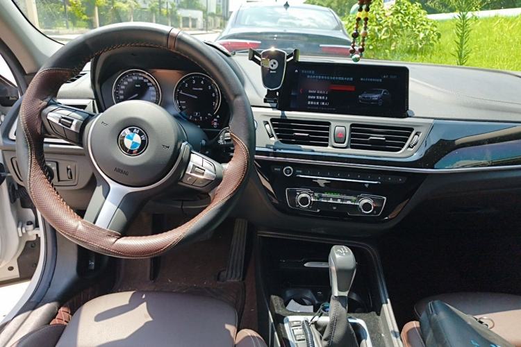 Used BMW 1 Series 2019 118i M Sport Package Center Console