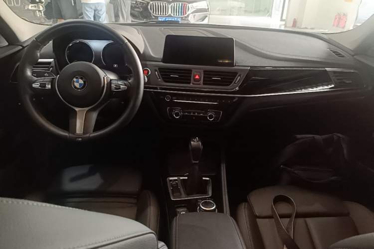 Used BMW 1 Series 2019 118i M Sport Package Center Console