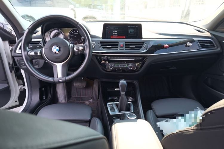 Used BMW 1 Series 2019 118i M Sport Package Center Console