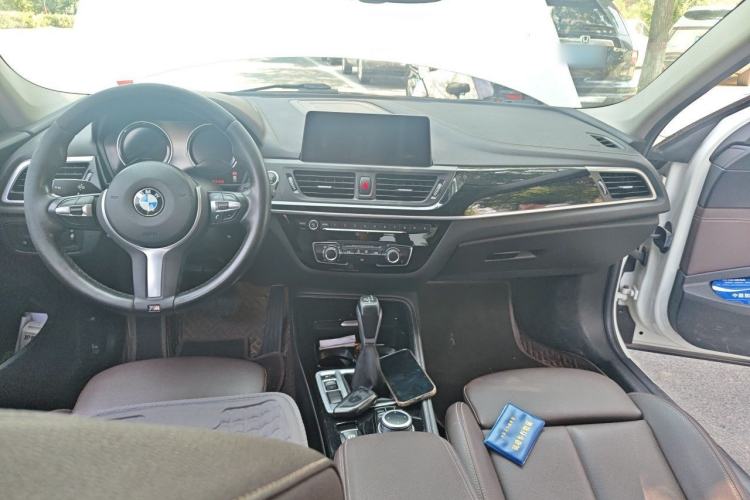 Used BMW 1 Series 2019 118i M Sport Package Center Console