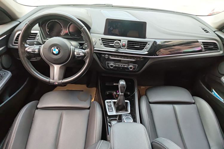 Used BMW 1 Series 2019 118i M Sport Package Center Console