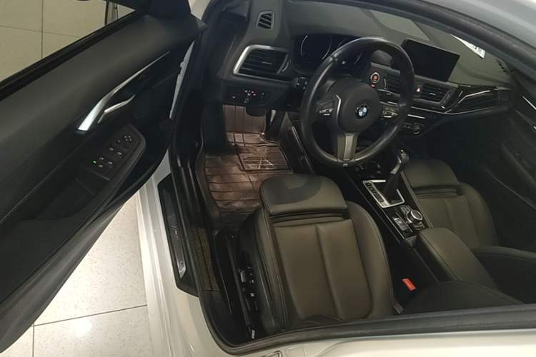 Used BMW 1 Series 2019 118i M Sport Package Driver Seat