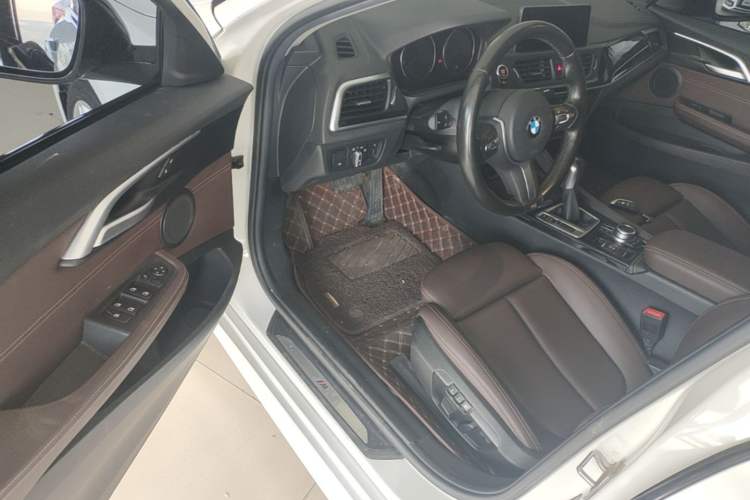 Used BMW 1 Series 2019 118i M Sport Package Driver Seat