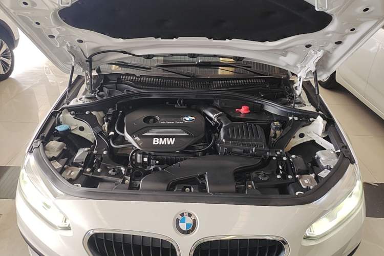 Used BMW 1 Series 2019 118i Fashion Model Engine Bay