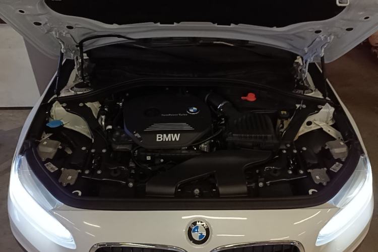 Used BMW 1 Series 2019 118i Fashion Model Engine Bay