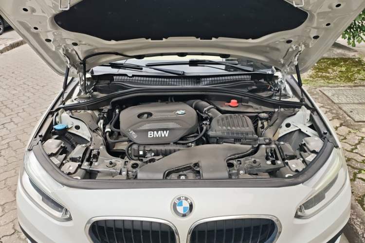 Used BMW 1 Series 2019 118i Fashion Model Engine Bay