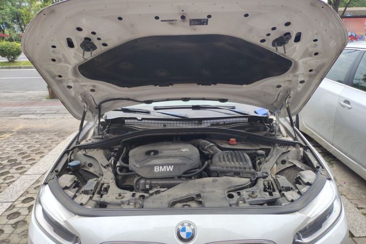 Used BMW 1 Series 2019 118i Fashion Model Engine Bay