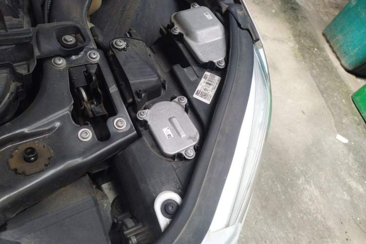 Used BMW 1 Series 2019 118i Fashion Model Engine Bay Left