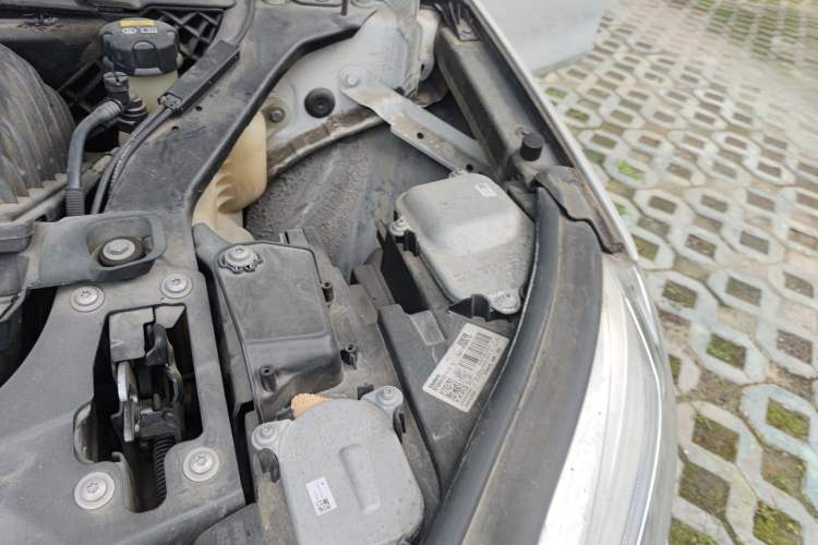 Used BMW 1 Series 2019 118i M Sport Package Engine Bay Left