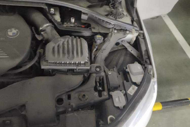 Used BMW 1 Series 2019 118i Fashion Model Engine Bay Left