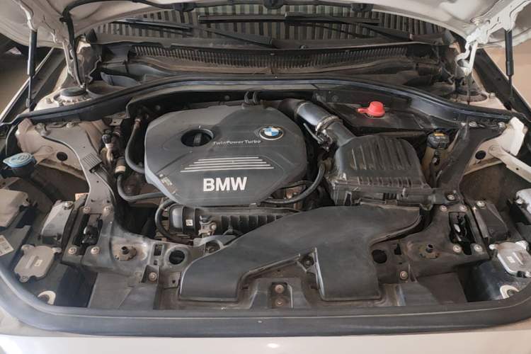 Used BMW 1 Series 2019 118i Fashion Model Engine Bay