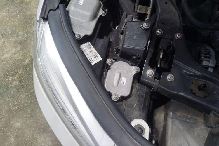 Used BMW 1 Series 2019 118i Fashion Model Engine Bay Right