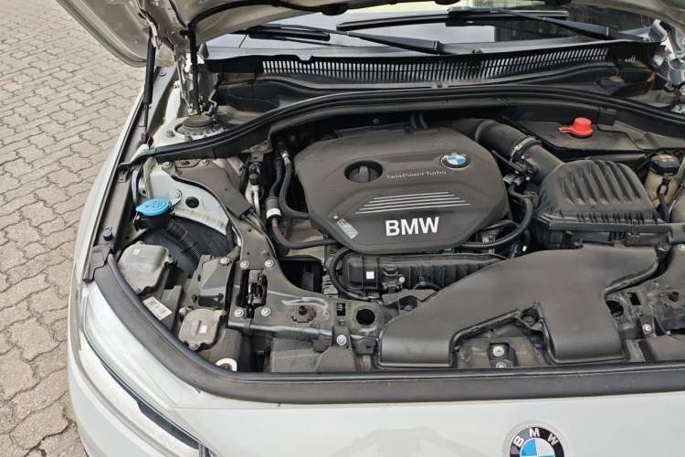 Used BMW 1 Series 2019 118i Fashion Model Engine Bay Right