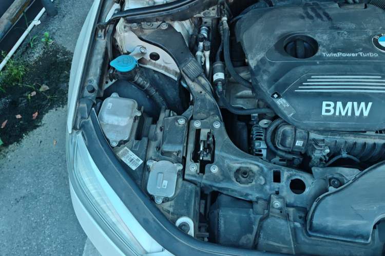 Used BMW 1 Series 2019 118i Fashion Model Engine Bay Right